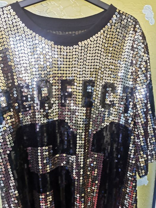 Рокля със златни пайети/лоторки