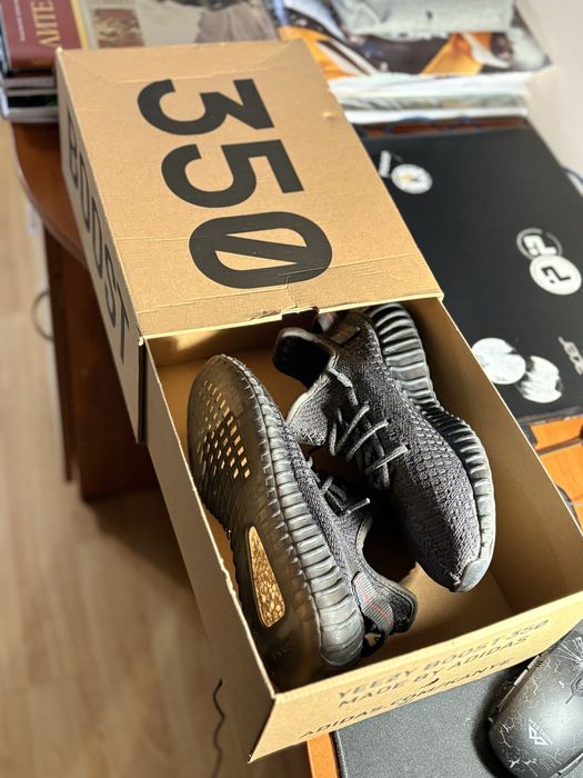 Обувки Adidas Yeezy 350 v2