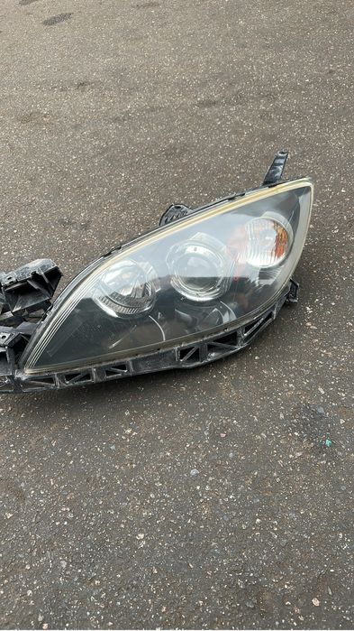 Фары на Mazda 3 привозной