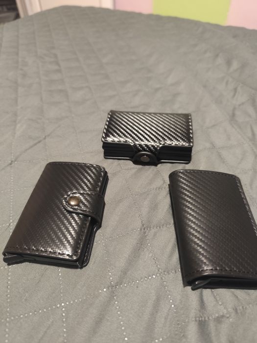 Кожен портфеил +държач за карти с RFID защита