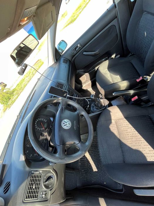 Vând Volkswagen Golf 4 Variant 1.9 TDI – 101 CP