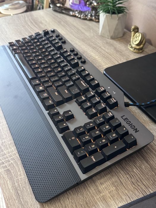 Геймърски компютър i7-6700 / RX 570 4GB / 16GB RAM + AOC QHD монитор + Lenovo K500