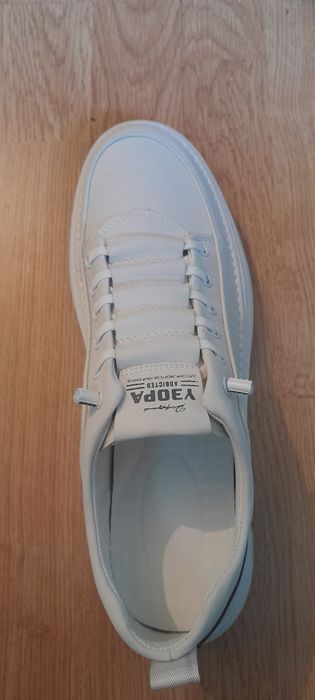 Обувь  мужская ,кроссовки белые