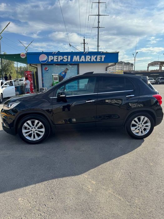 trekker 1 premier qora 2019