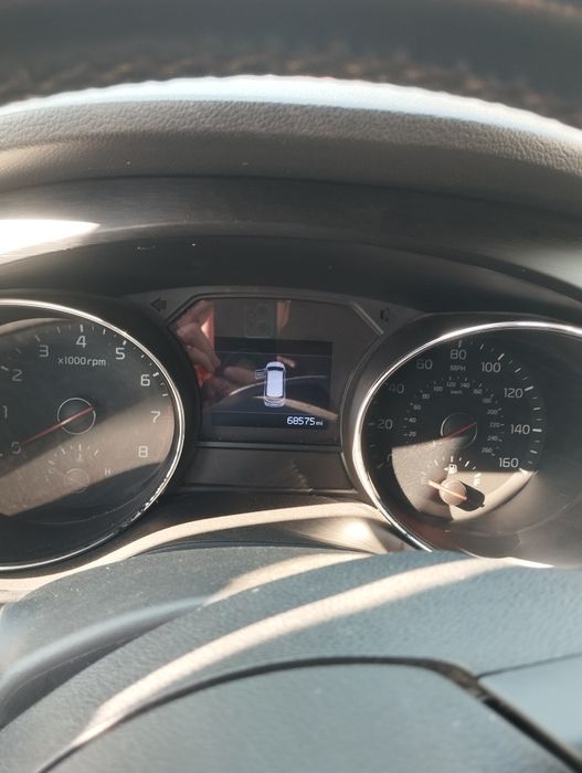 Kia carnival sotiladi