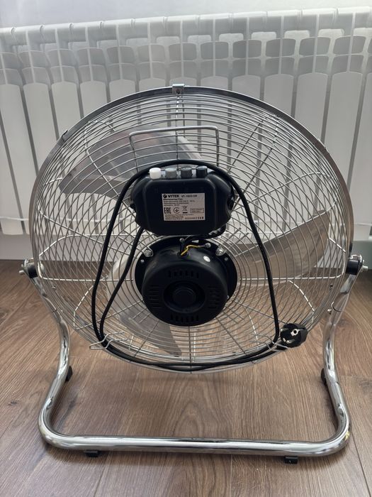 Продам напольный вентилятор VITEK