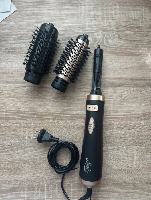 Perie rotativa cu aer cald 2 accesorii Alessandra Ambrosio