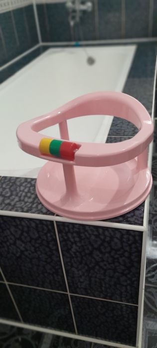 Продам стульчик для купания