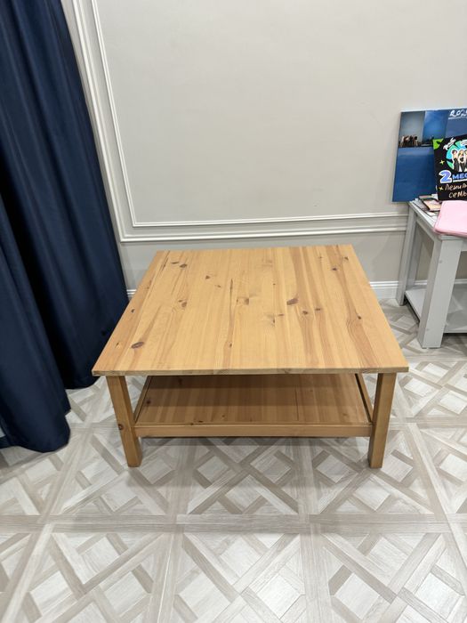 Деревянный стол в идеальном состоянии