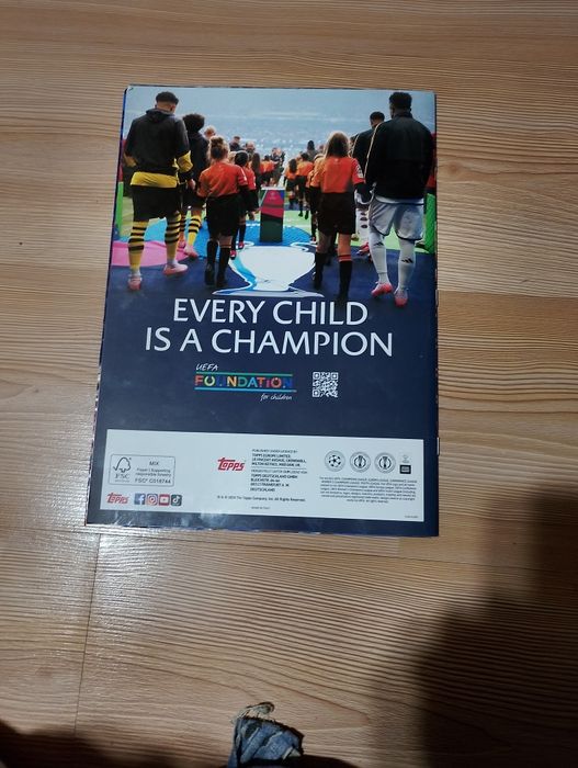 Продавам списание с футболистите