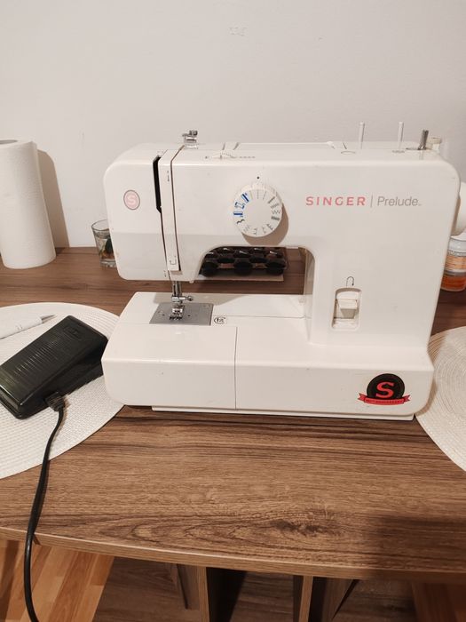 Masina de cusut Singer