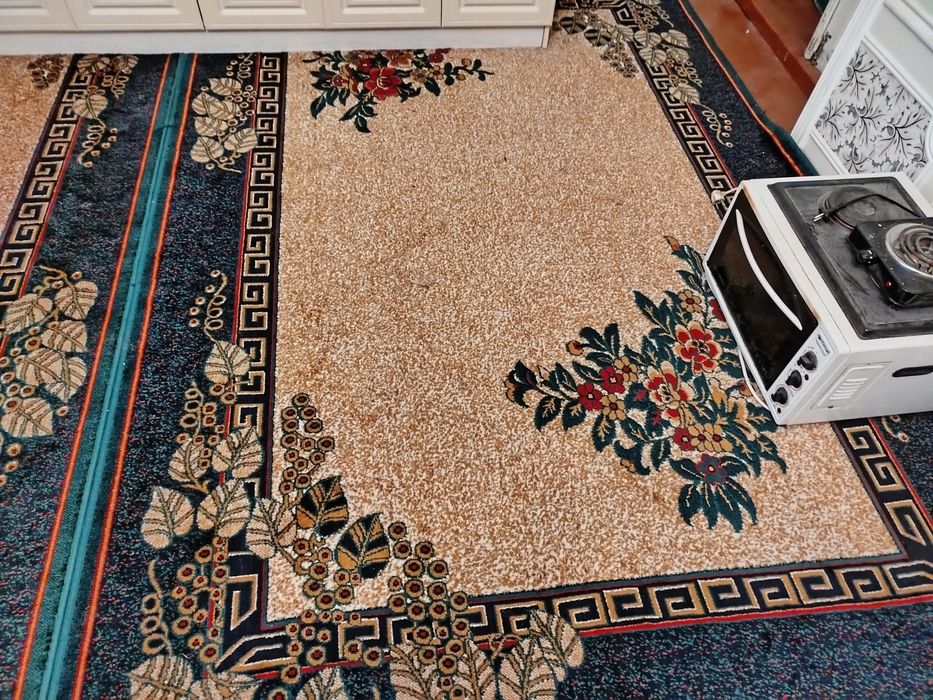 Хорошее ковры Хива карпед  2 на 3 .