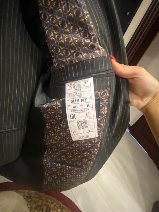 Продам костюмы тройку