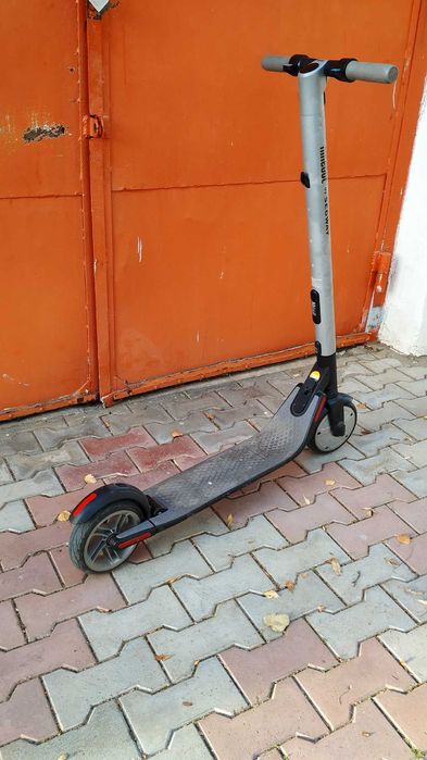 Электросамокат Ninebot by Segway KickScooter ES1