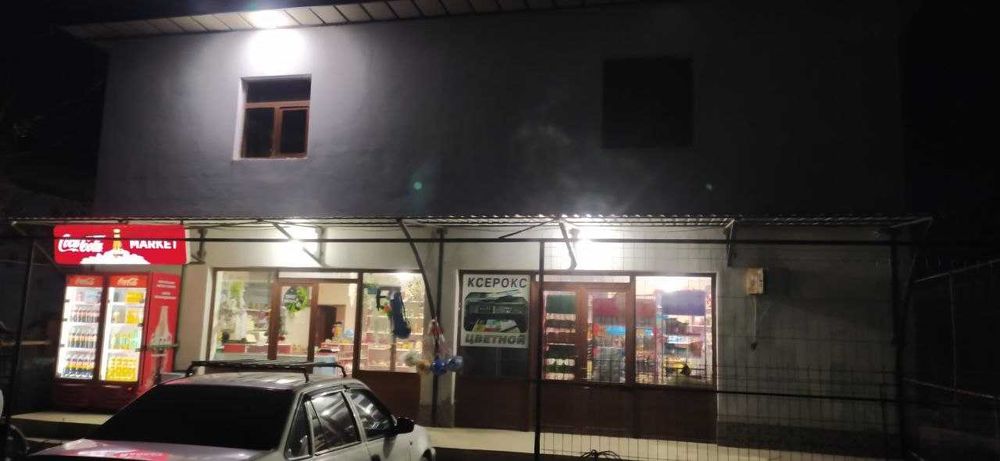 Bino sotiladi, xam turat xam noturar bir qismi