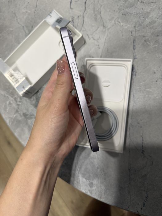 Продам Iphone 14