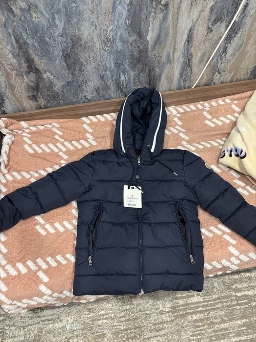 Продам Куртку Moncler