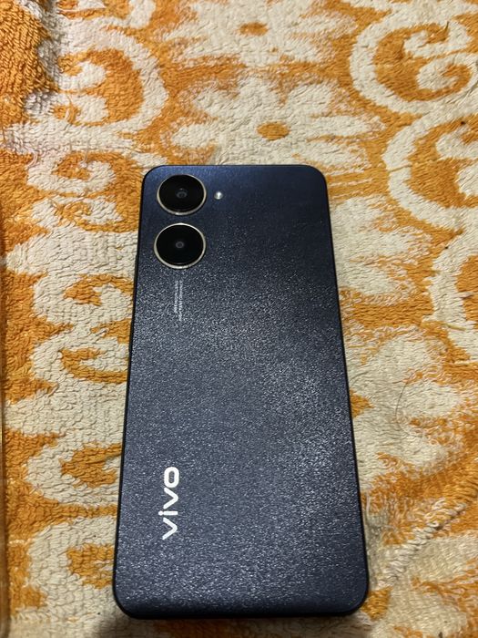 Продается смартфон VivoY03