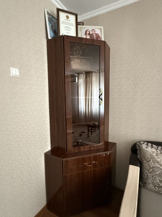 Продается сервант в хорошем состоянии.