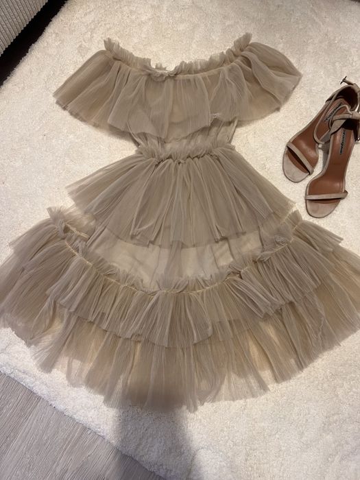 Дамска стилна рокля с голи рамене