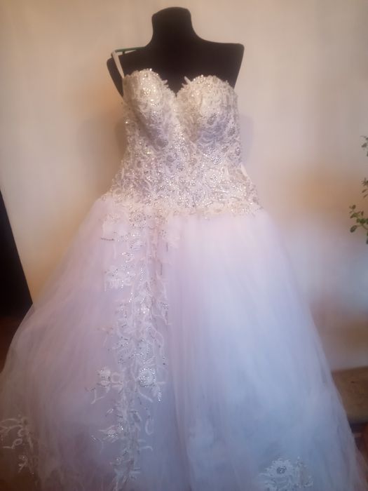 Свадебное платья 2000 т