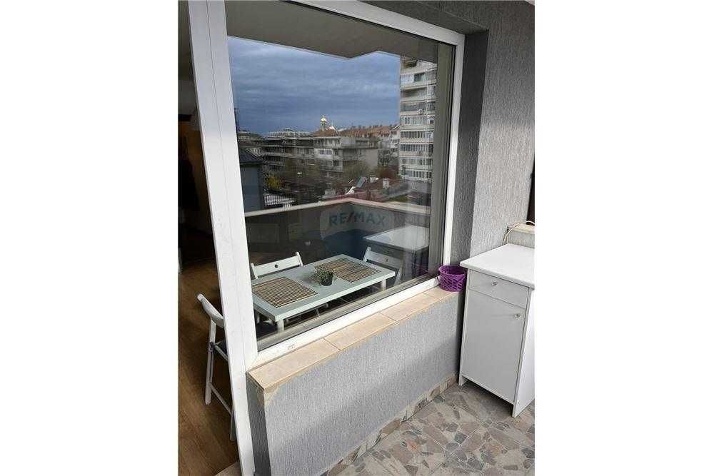 Дава се под наем Двустаен апартамент в Варна, Колхозен пазар - 60 кв.м за 357 € - Снимка #1