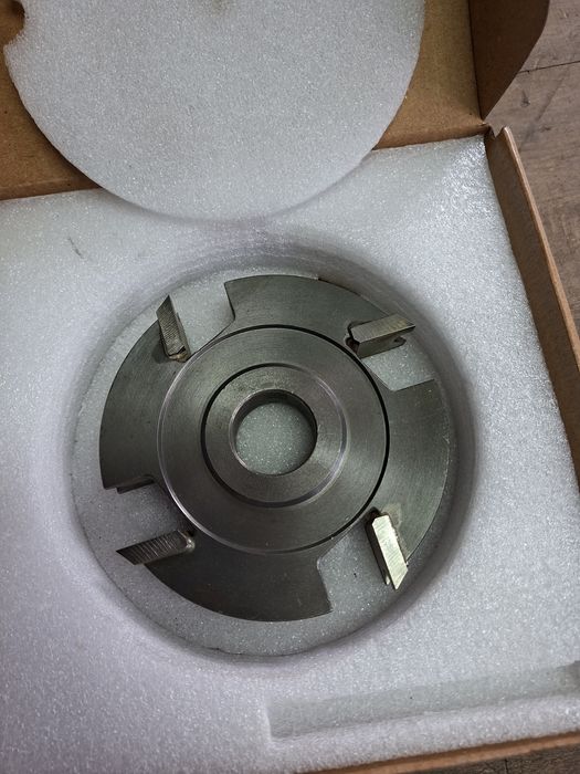 Raza jumătate de cerc