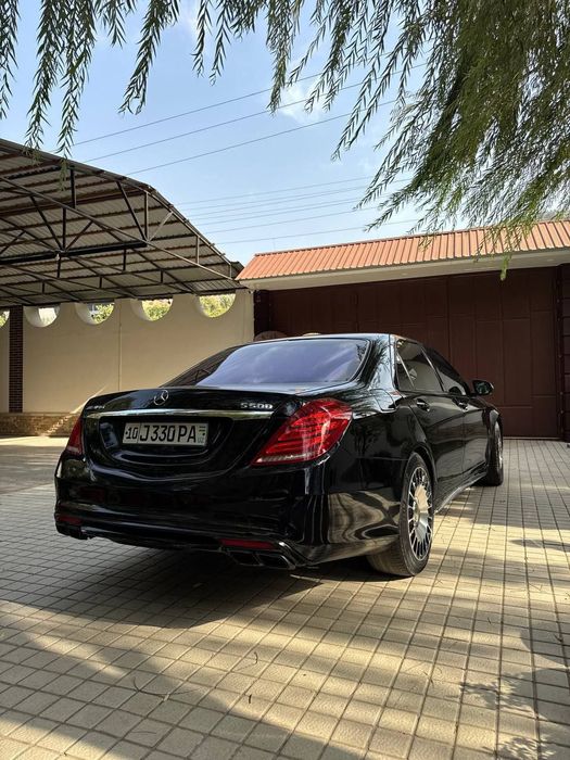 Автомобиль седан