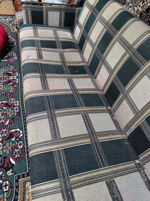 Продаётся диван советского производства.