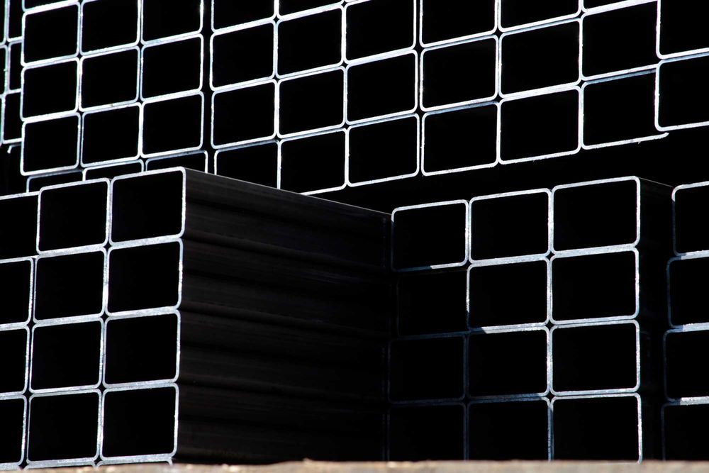 Профильная квадратная труба в наличии на складе. Нарежем под размер