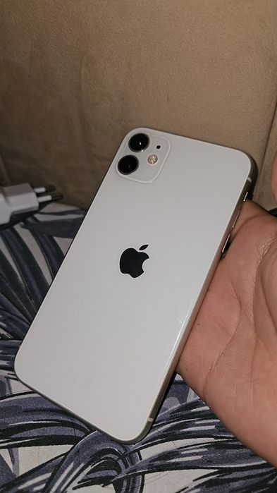 Вйфон 11 продам срочно