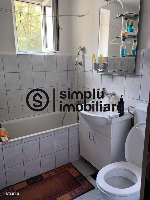 3 semidecomandate,  etaj 1, zona Supeco - 103 000 Euro