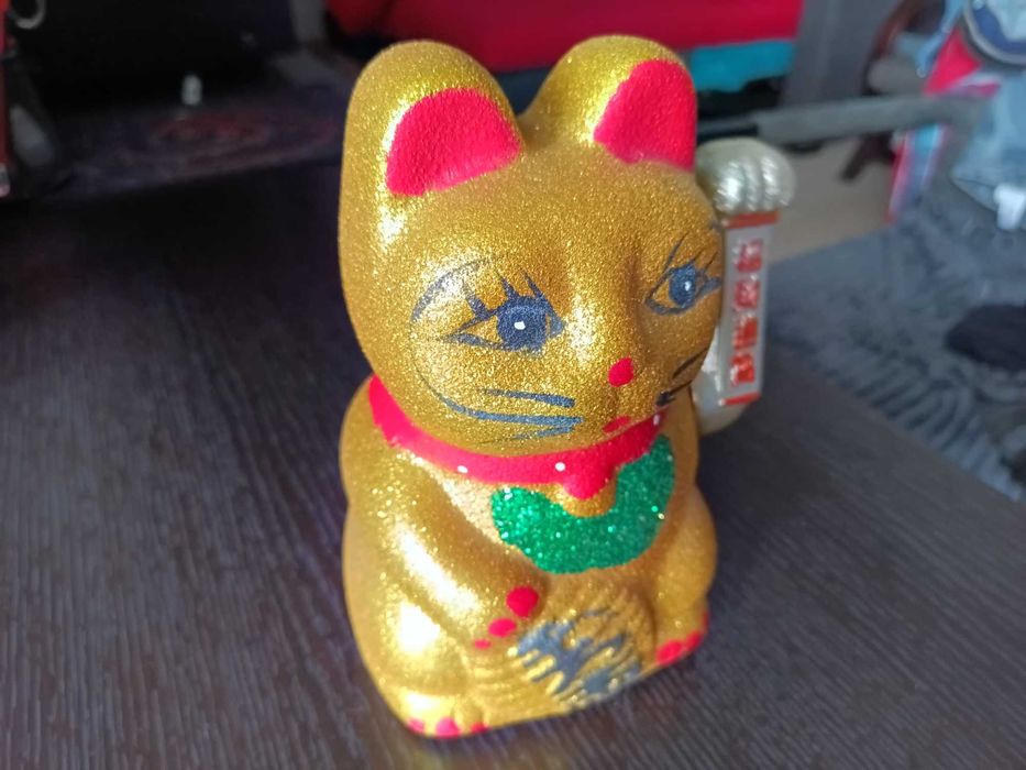 Pisica norocoasa ceramica Maneki Neko aurie