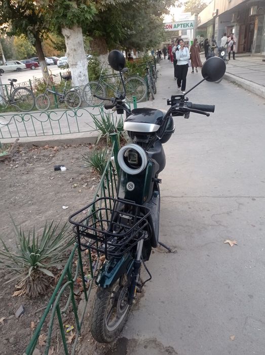 Elektron skutir sotiladi