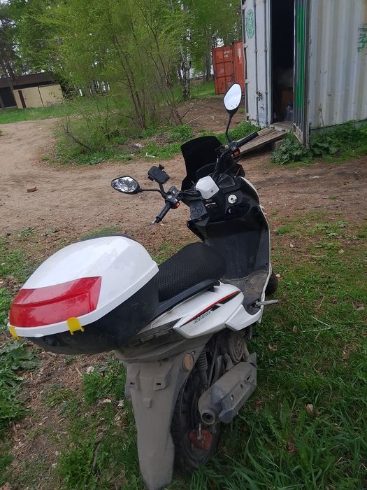 Продам скутер макси 150 в хорошем состоянии