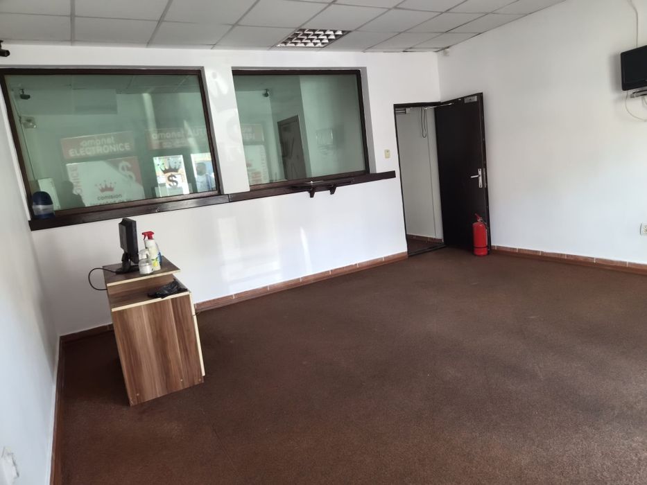 Spațiu comercial stradal
