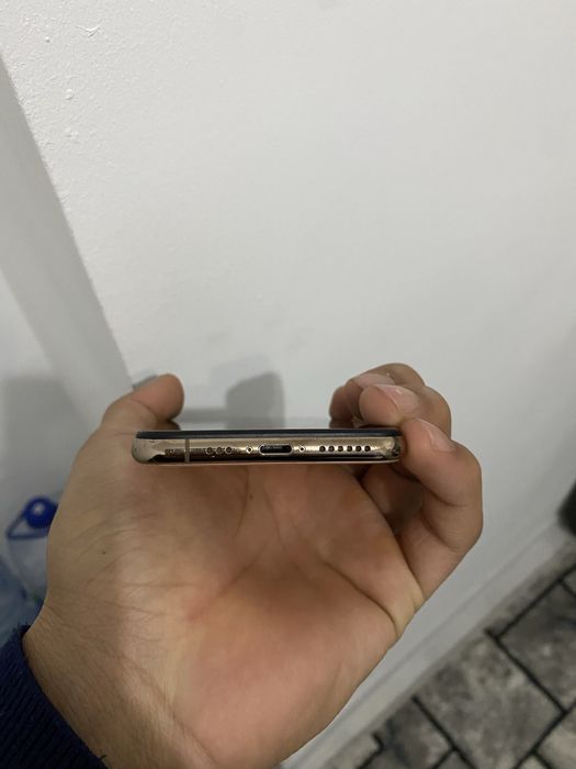 Iphone xs 64 g gold rangi holat yahshi karobkasi yuq