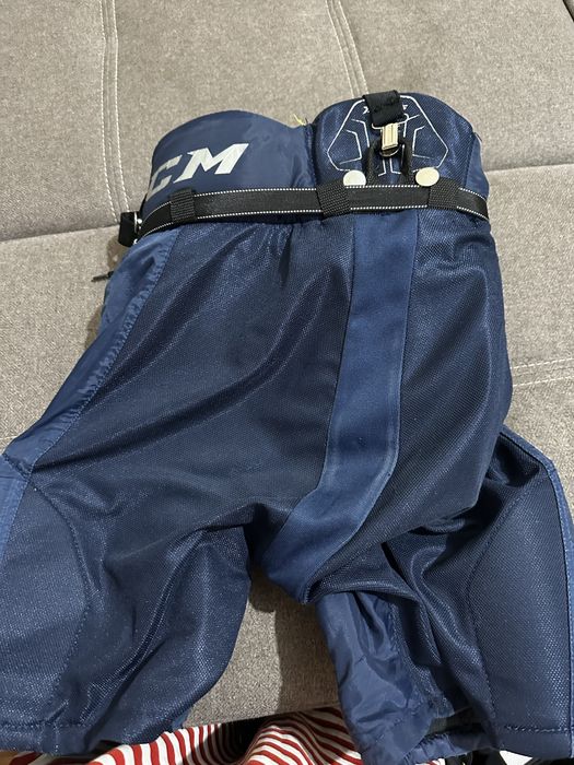 Шорты хоккейные 20000тг. Защита груди 30000тг