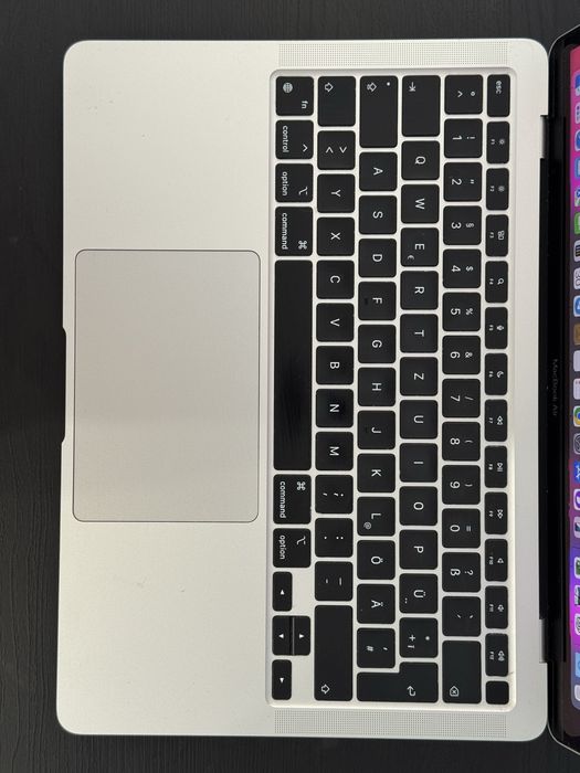 MacBook Air M1 2020 13” 8GB RAM 512GB SSD, stare excelentă