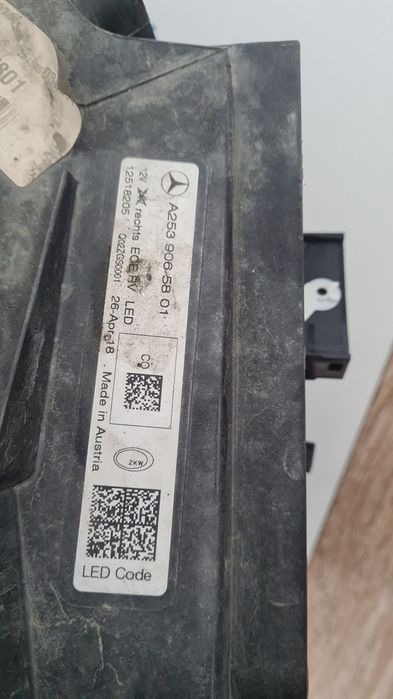 Far dreapta mercedes glc