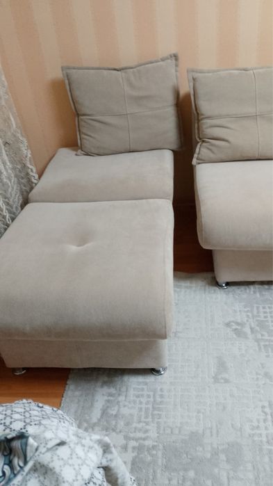 Срочнооо продам  Диван с креслом и пуфик