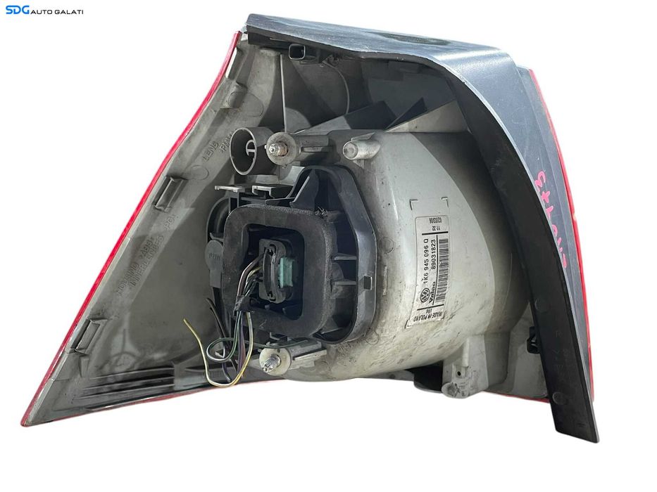 Stop Lampa Tripla Dreapta Volkswagen Golf 5 Hatchback Scurt 2004 - 2008 Cod 1K6945096Q 89031823 (Interior Prafuit) [LR0473]
