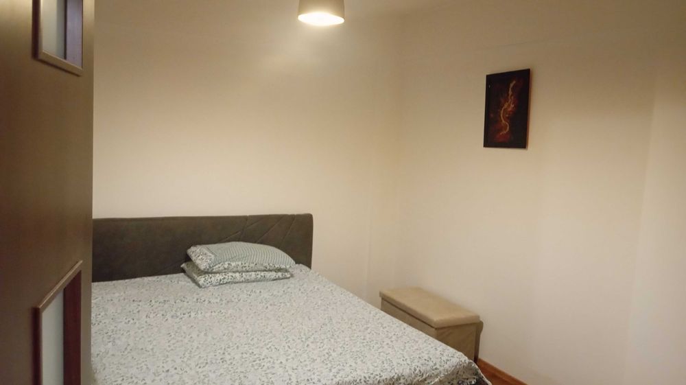 Inchiriez apartament doua camere!