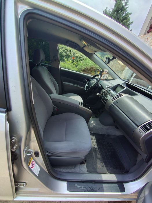 Toyota Prius 2 hybrid, fără ridesharing in istoric