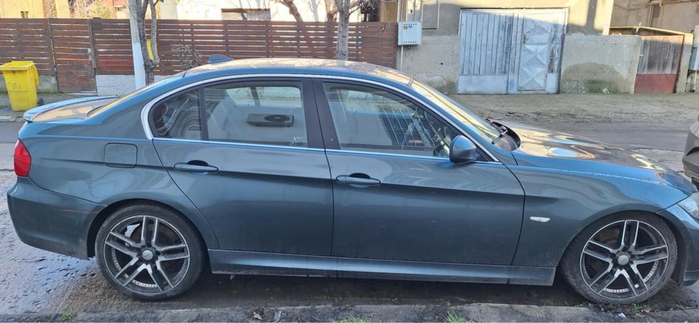 Bmw e90 320i facelift