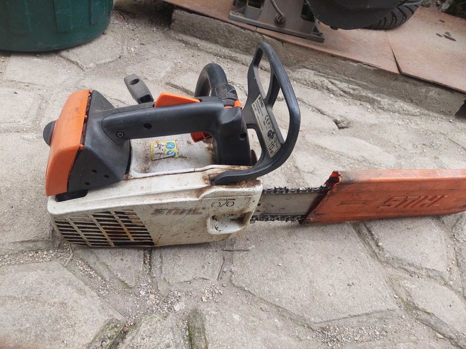 Продавам STIHL MS 182 T малка моторна резачка