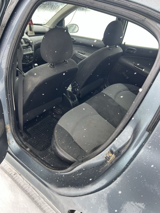 Vând peugeot 206