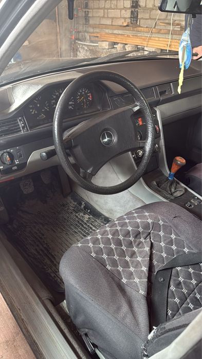 Продам мерседес 124