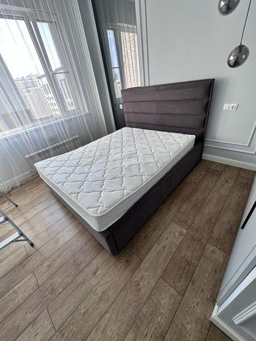 Кровать queen size с аскона матрацом