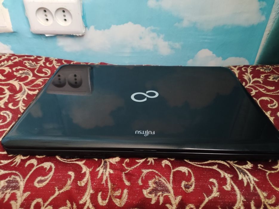 Срочно продаётся ноутбук